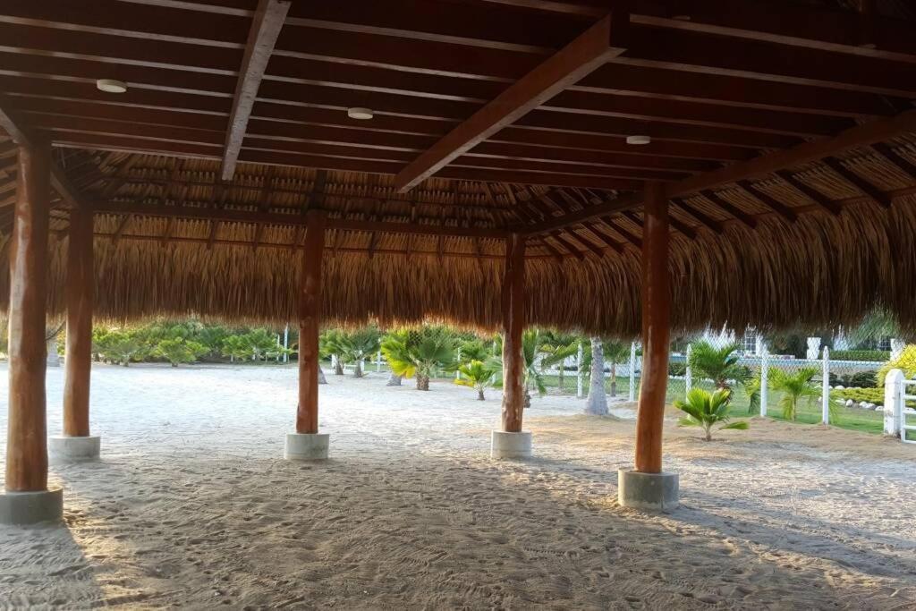 Camatajua Baru House, Casa Con Playa En Isla Baru * Cartagena