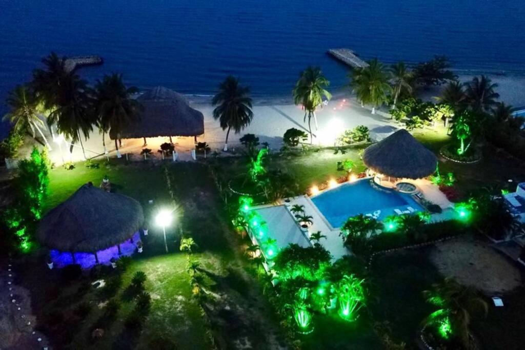 Camatajua Baru House, Casa Con Playa En Isla Baru