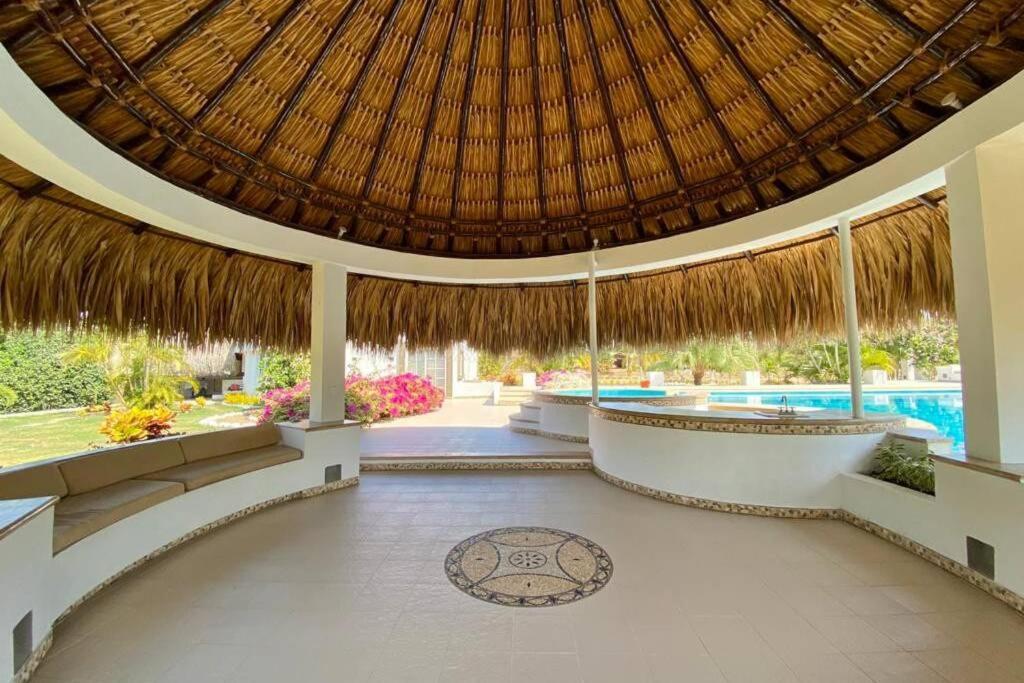 Camatajua Baru House, Casa Con Playa En Isla Baru *
