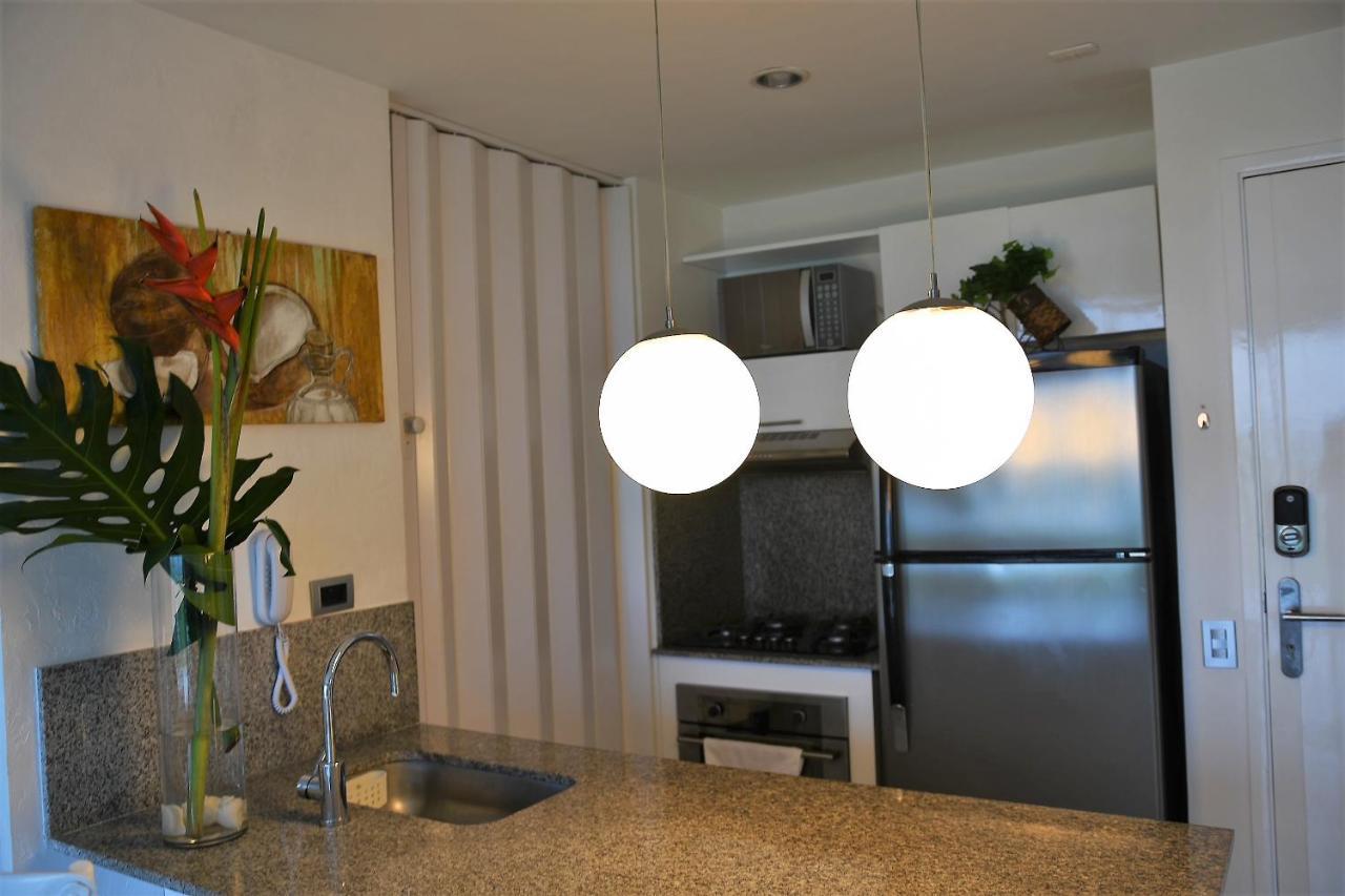 Hermoso Apartamento: Beachfront Comfort With Direct Access Apartment Cartagena