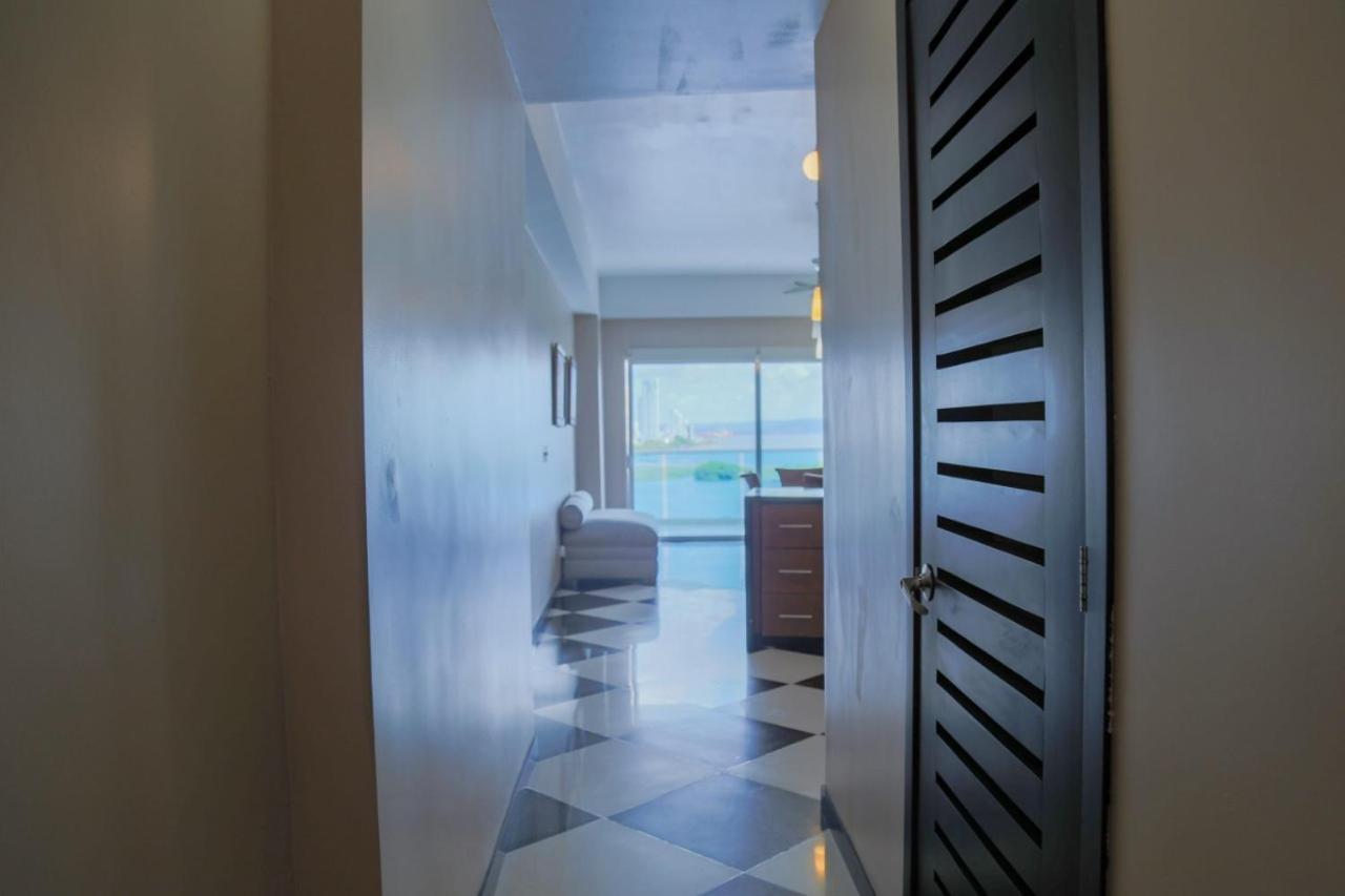 Apto frente al mar, El Laguito, Entire apartment beachfront