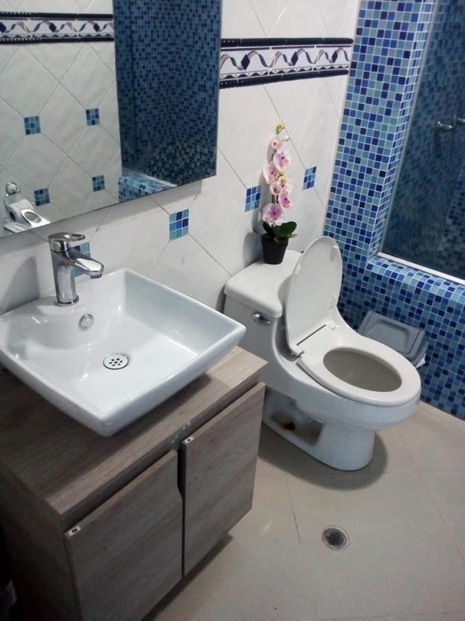 Apartamento Apto frente al mar, El Laguito, Entire apartment beachfront Cartagena