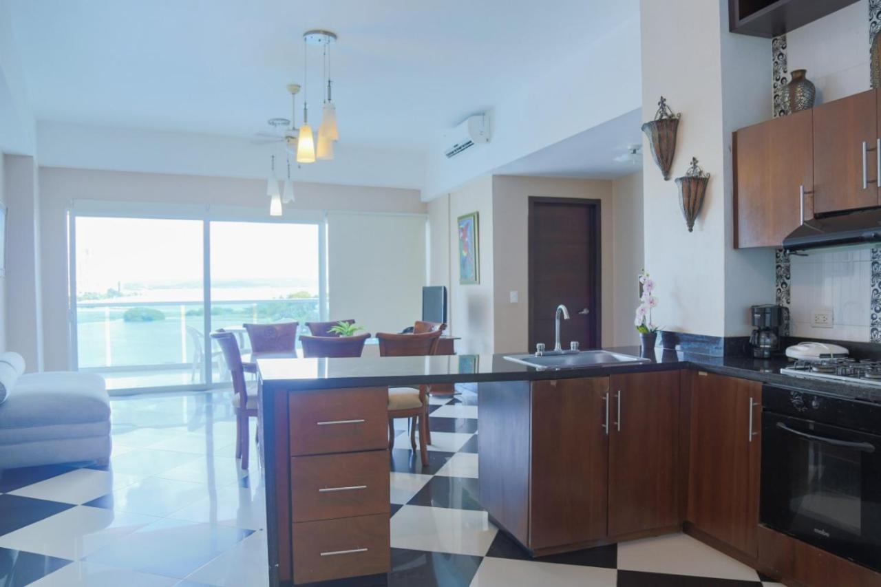 Apto frente al mar, El Laguito, Entire apartment beachfront Apartamento Cartagena