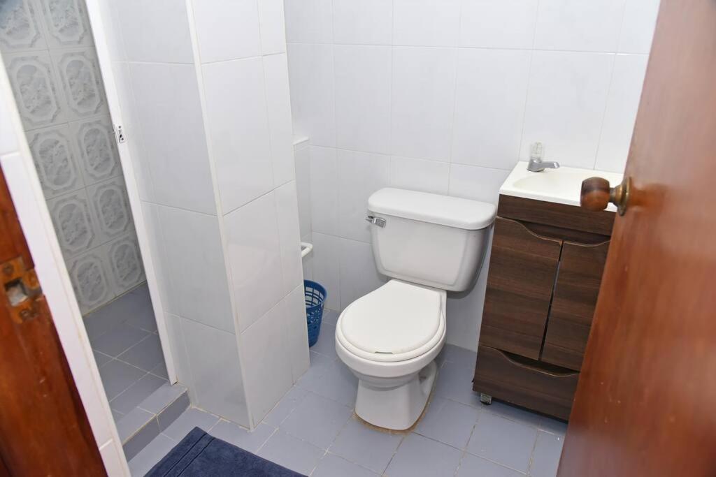 Modern 2br Walking Distance From Airport Apartamento Cartagena