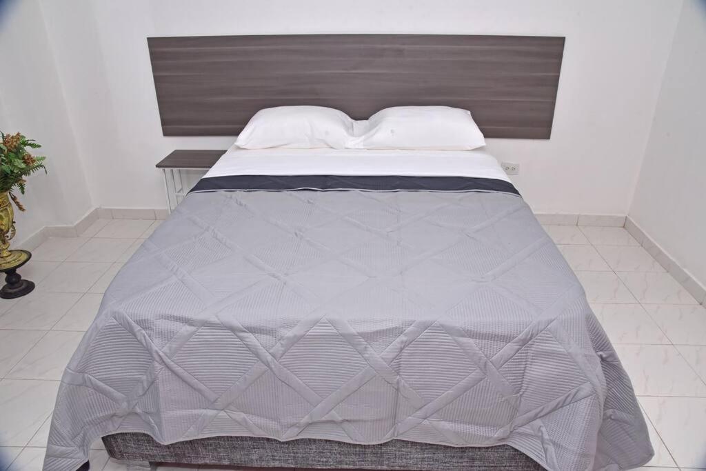 Cozy 1br Walking Distance To Airport/beach Cartagena
