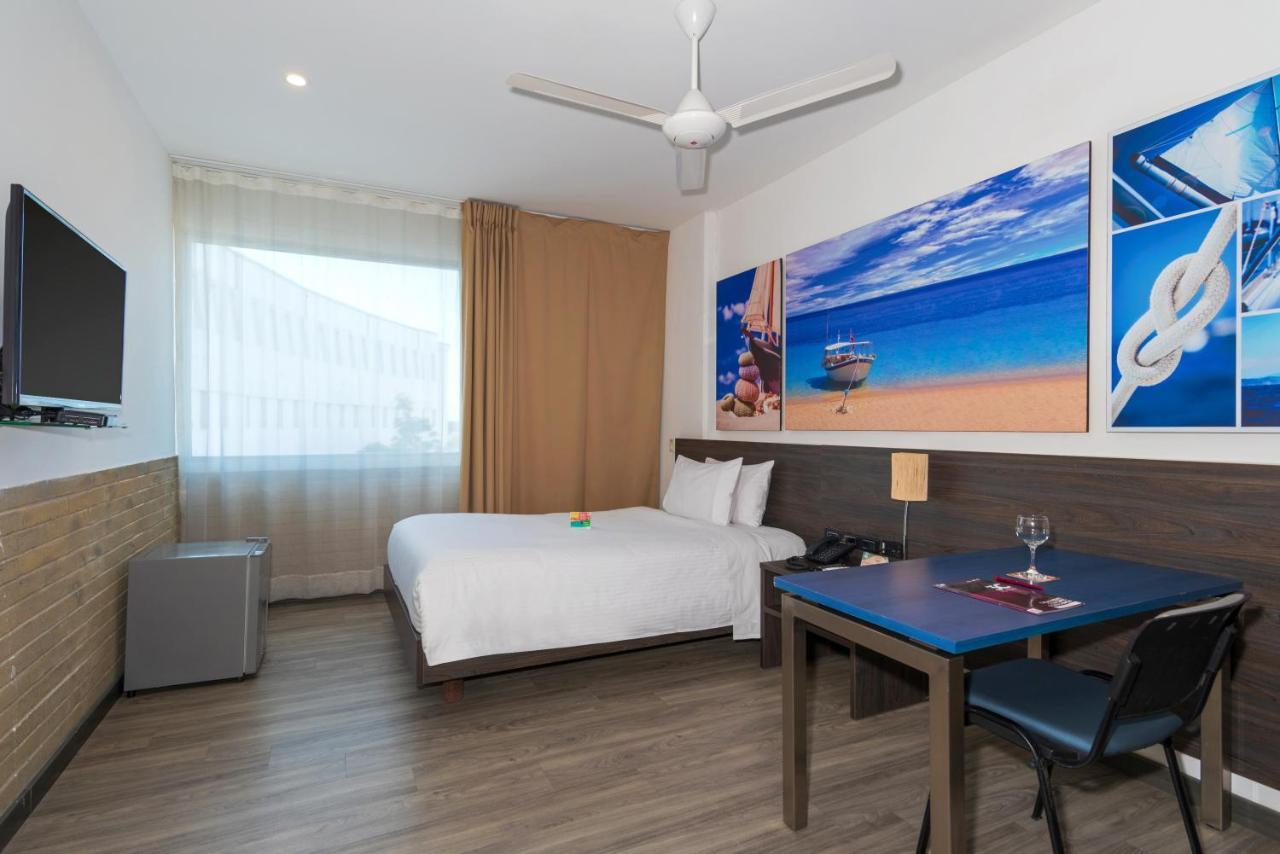Hotel Viaggio Puerto De Mamonal