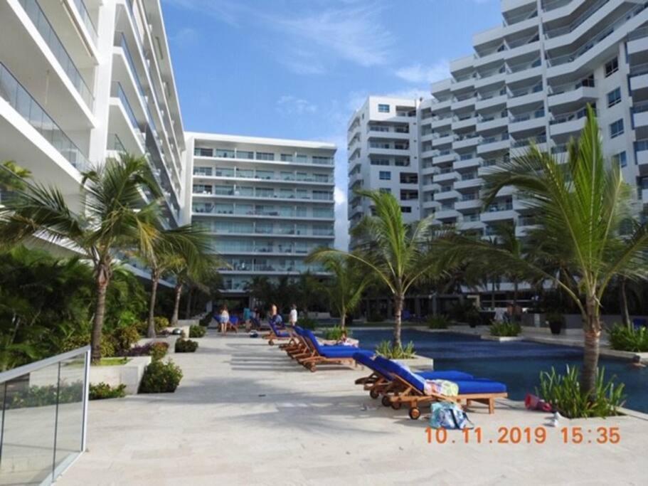 Hermoso Apartamento: Beachfront Comfort With Direct Access *