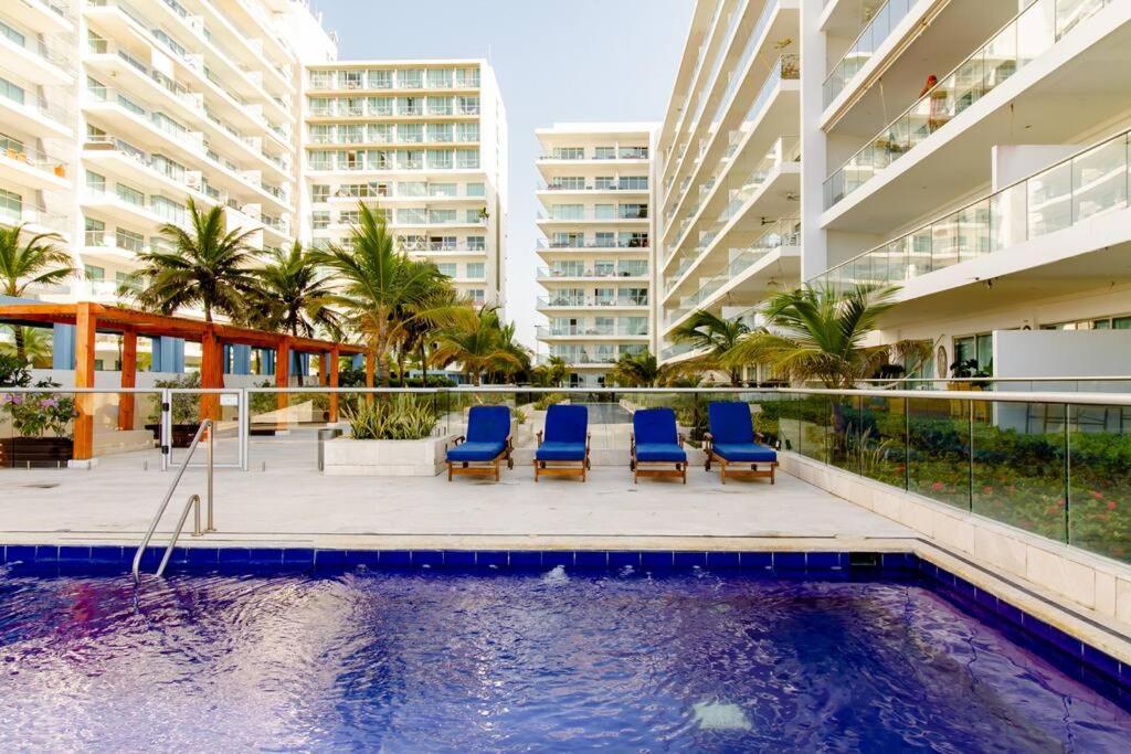 Hermoso Apartamento: Beachfront Comfort With Direct Access Apartment *