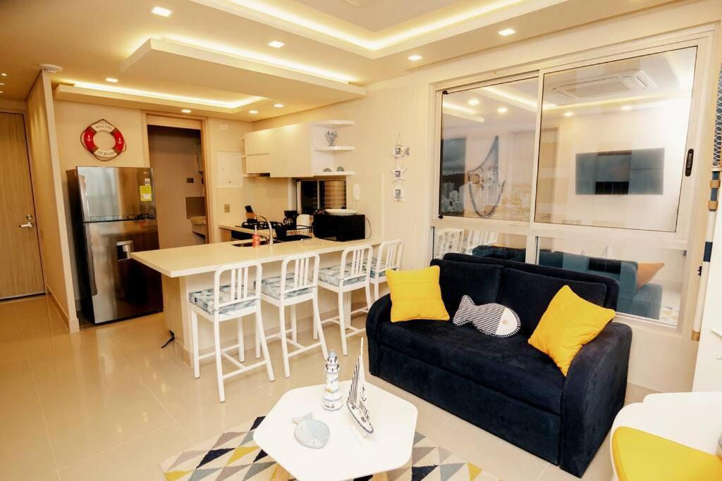 Beautiful Beachfront Apt In Bocagrande