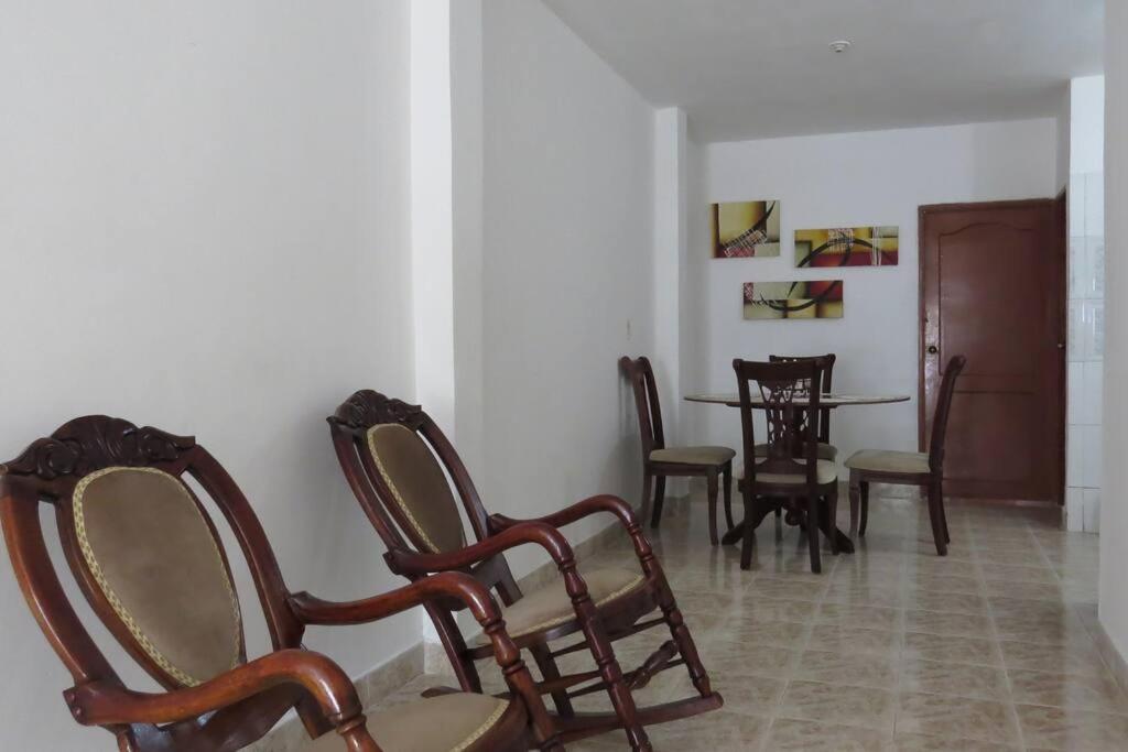 Apartamento Amplio Y Cómodo Apartamento En Cartagena