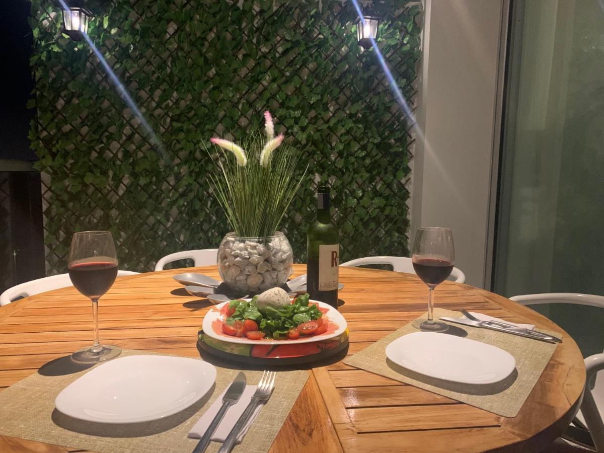 Apartment Hermoso Apartamento: Beachfront Comfort With Direct Access Cartagena