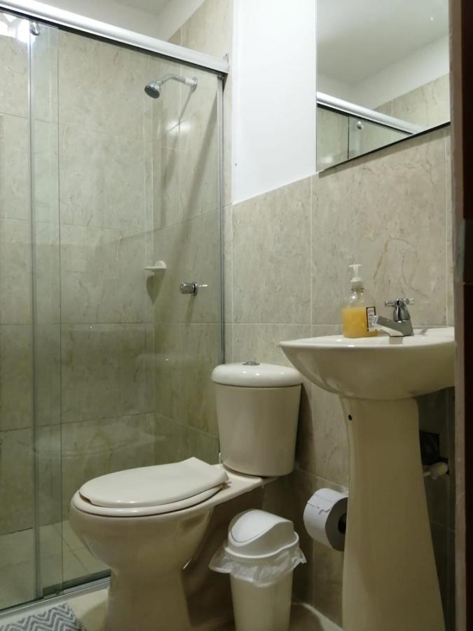 Hostal Cc House *