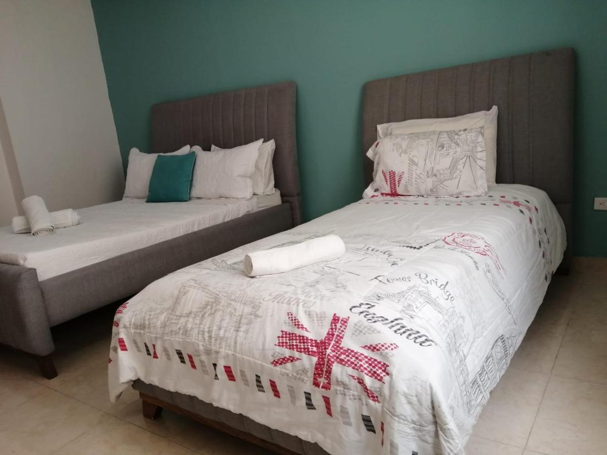 Hostal Cc House