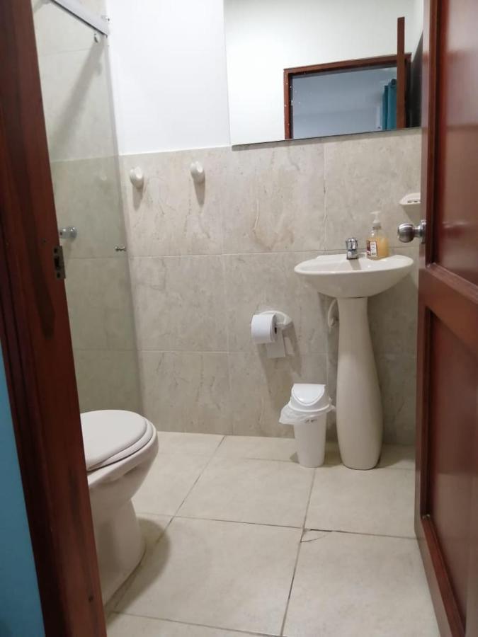 Hostal Cc House