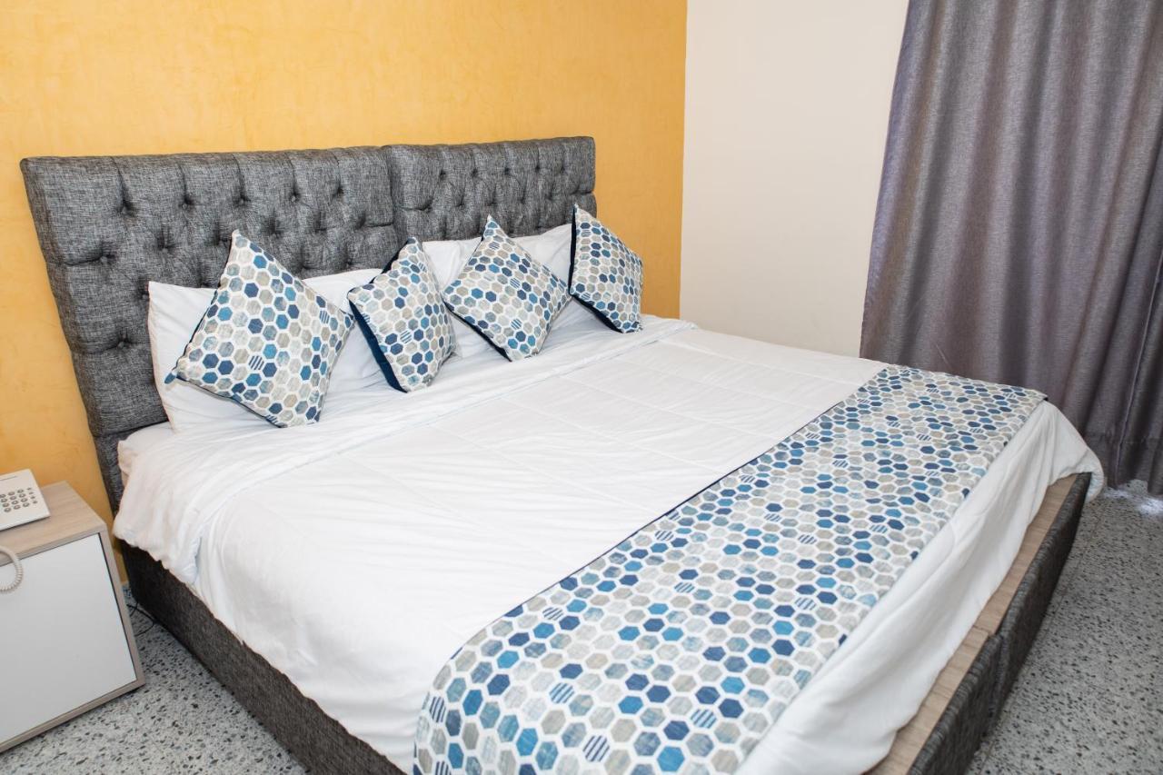 Luka Hotel