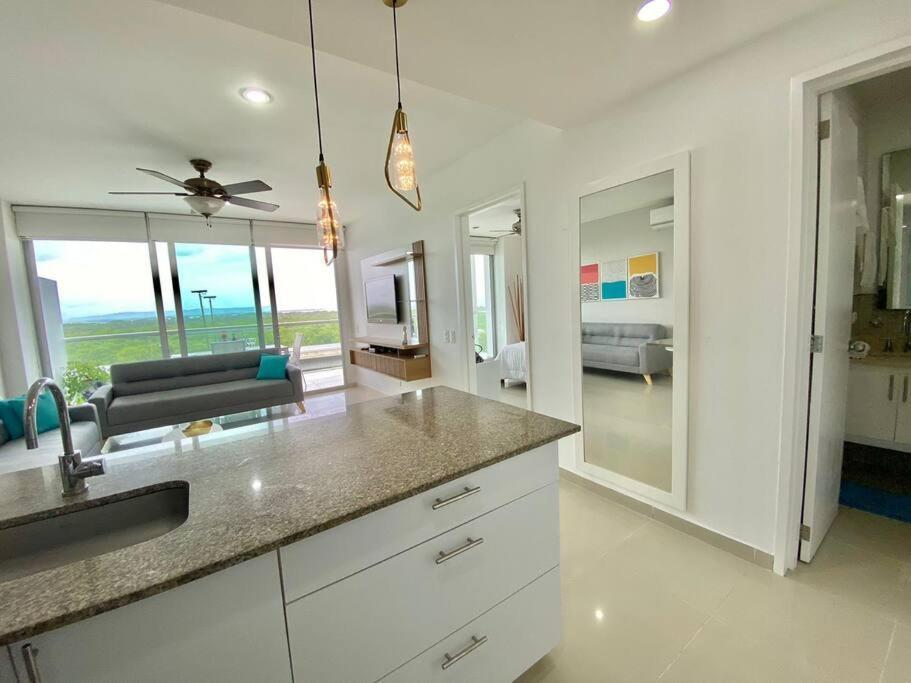 Beachfront Epic Apartamento