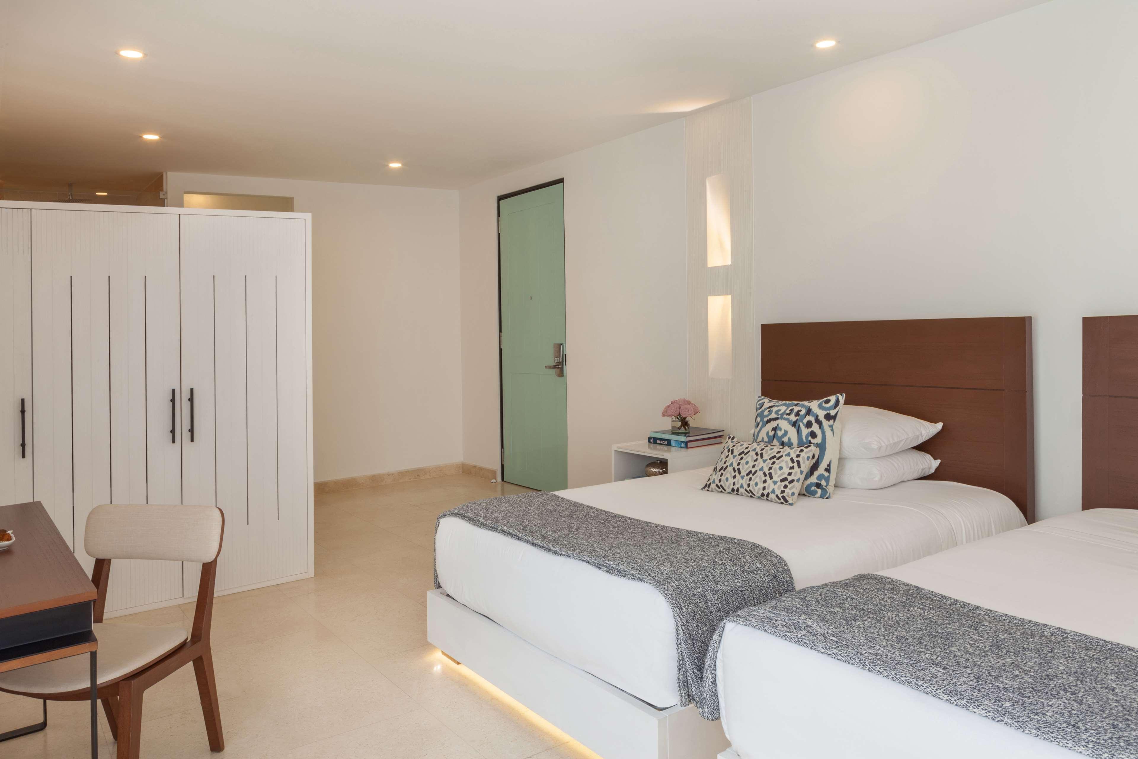 Nacar Cartagena, Curio Collection By Hilton