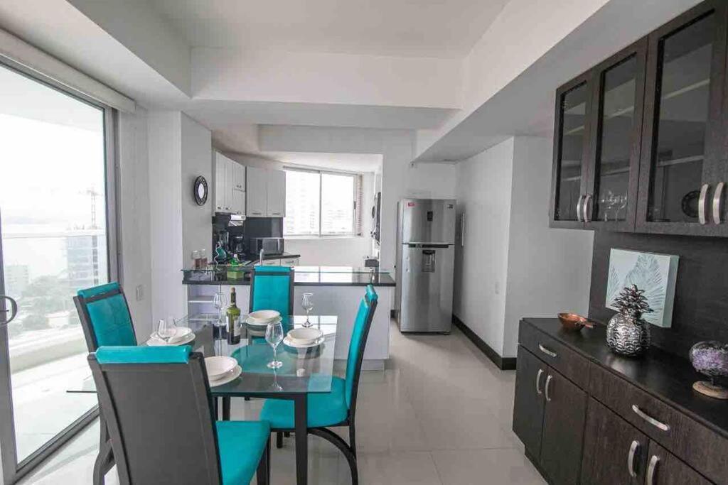 Apartamento Bocagrande Vista Al Mar Piso 21 *