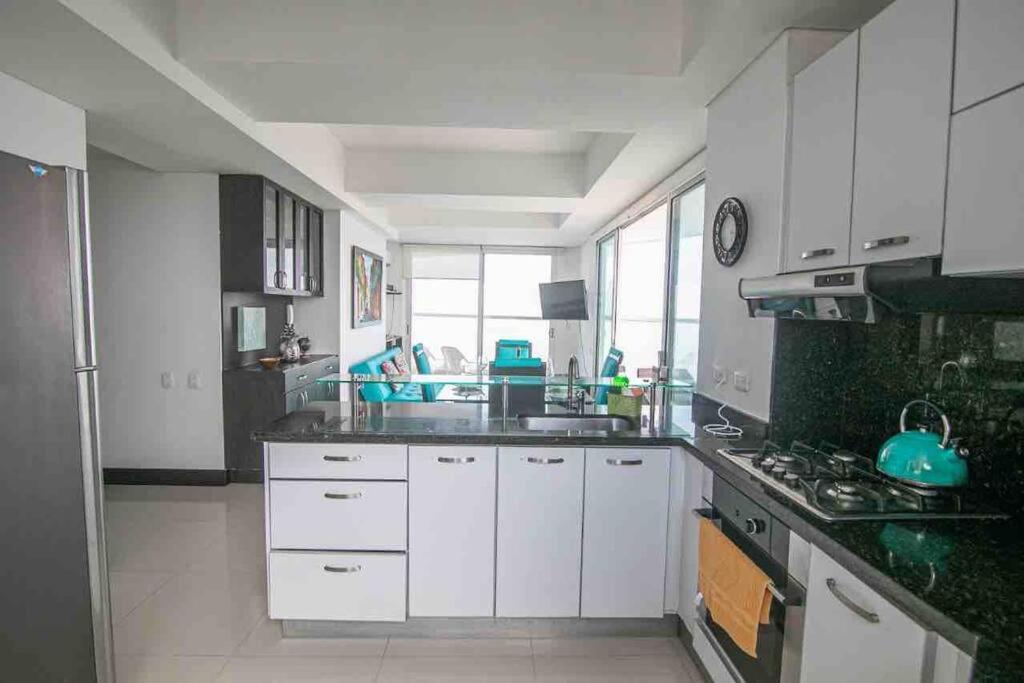Bocagrande Vista Al Mar Piso 21 *
