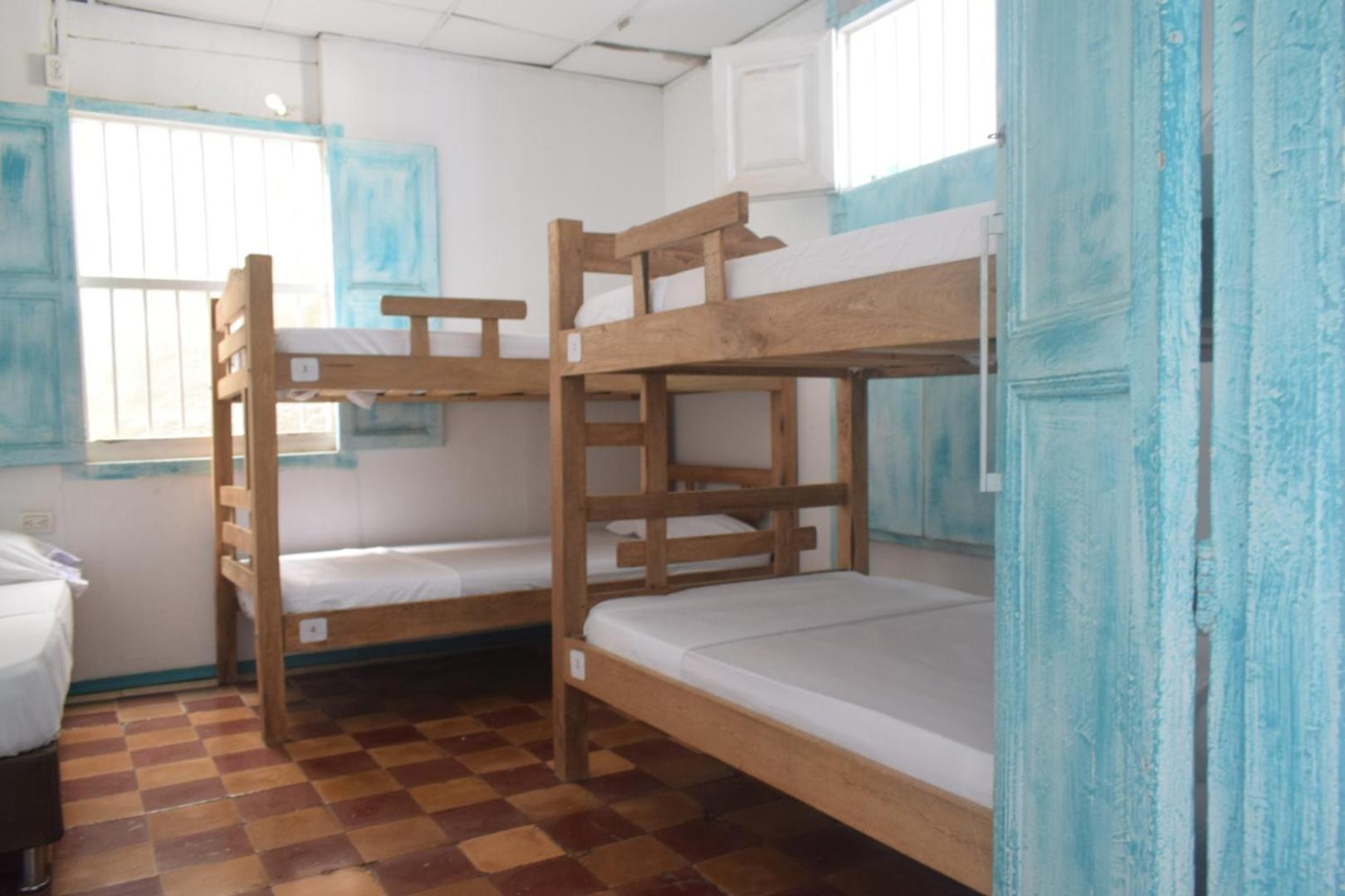 Hosting And Travel Services 420