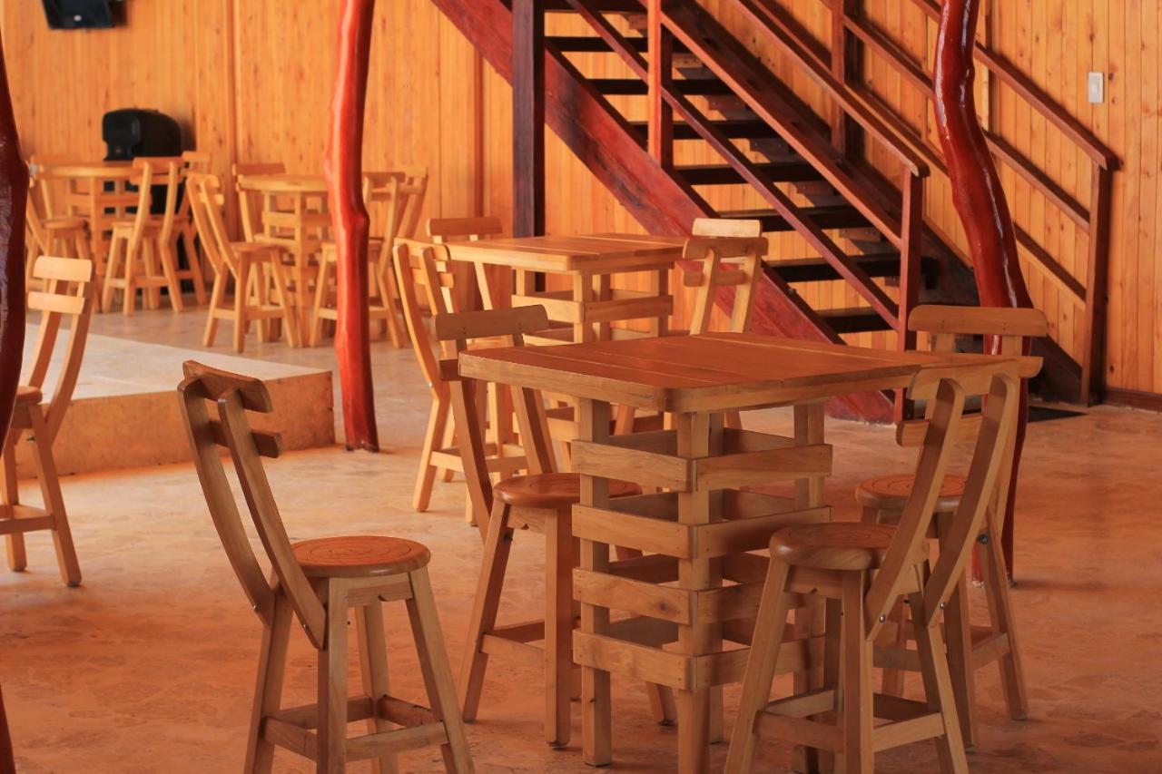 Y Restaurante Yalis *