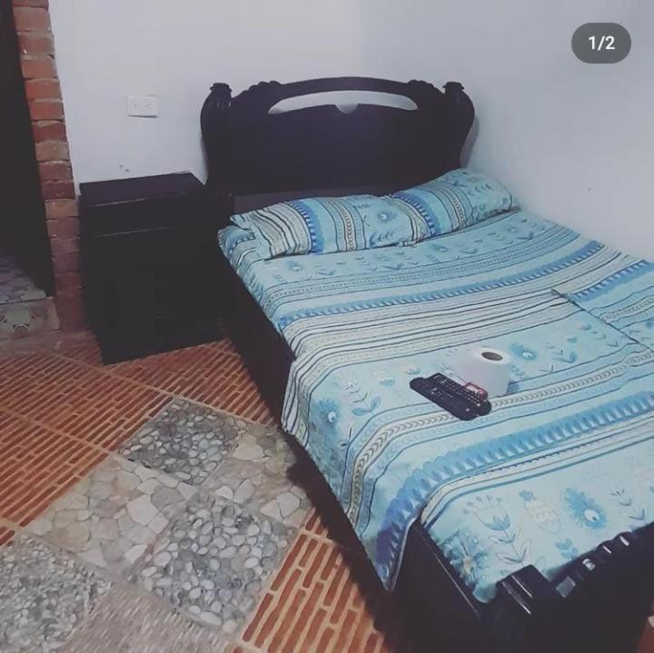 Pensión #10-33 *