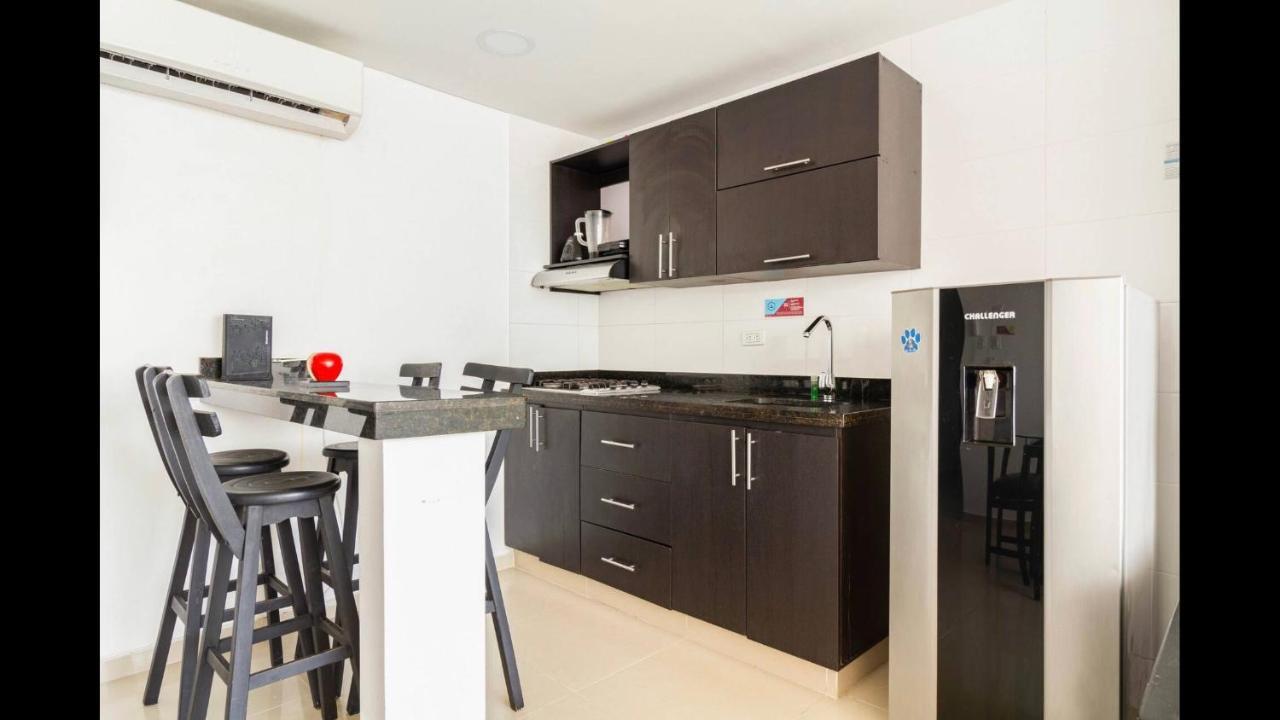 Apartamento Con Piscina A Una Cuadra De La Playa