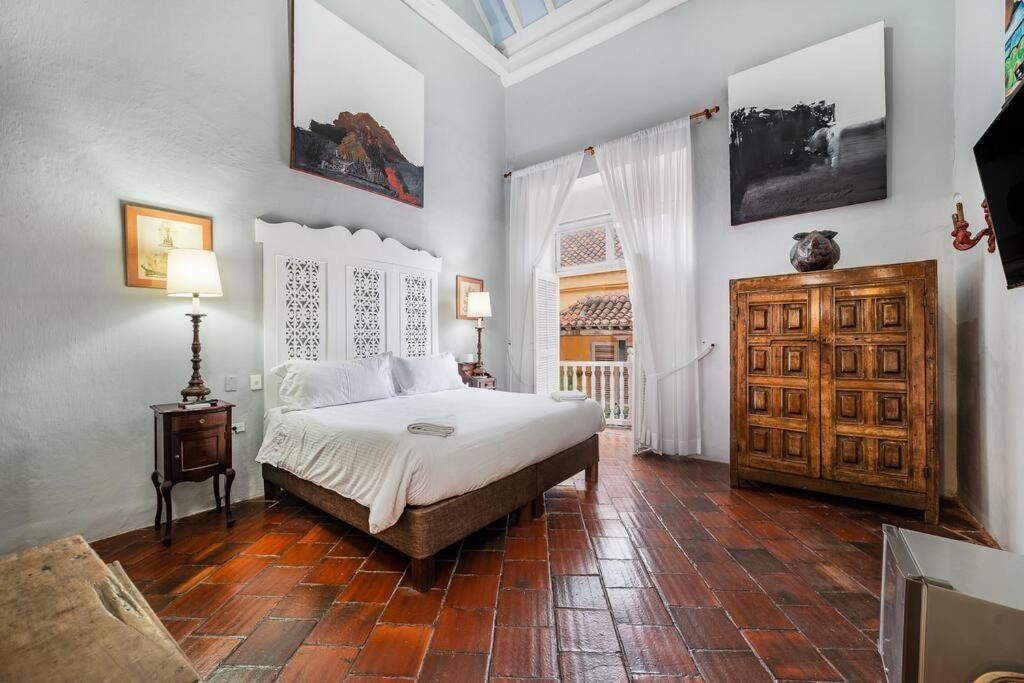 Amazing Colonial Mansion Old *
