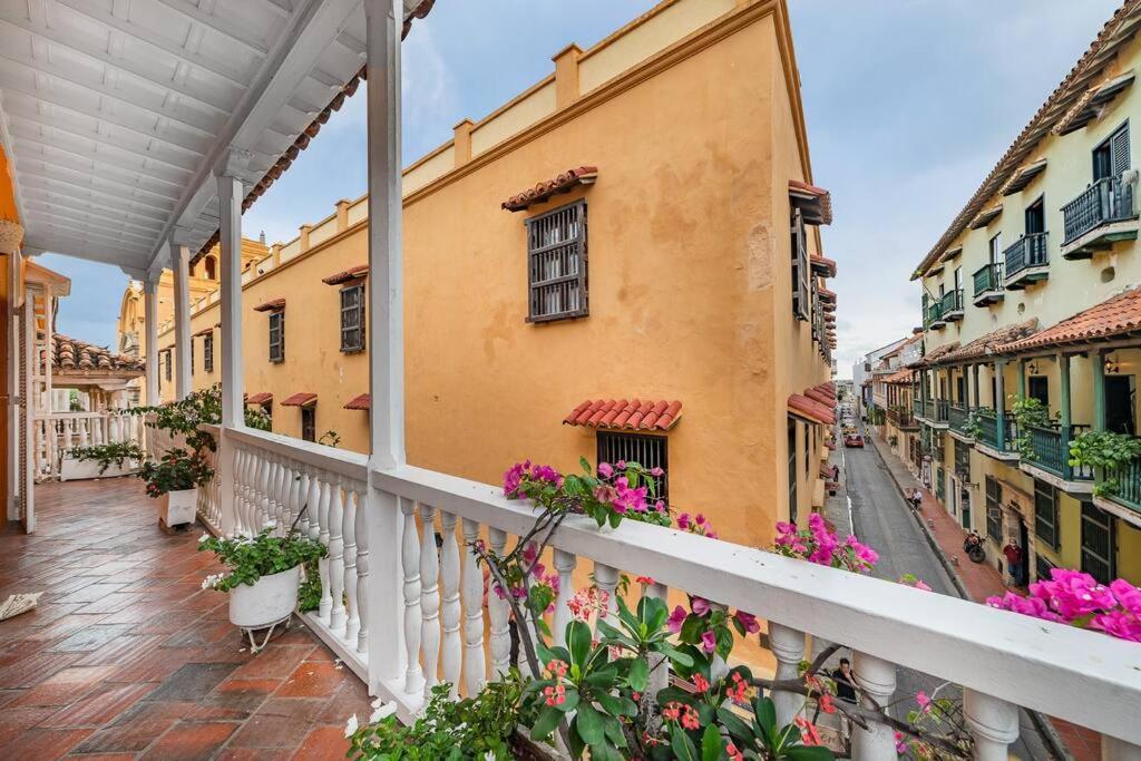 Amazing Colonial Mansion Old Villa