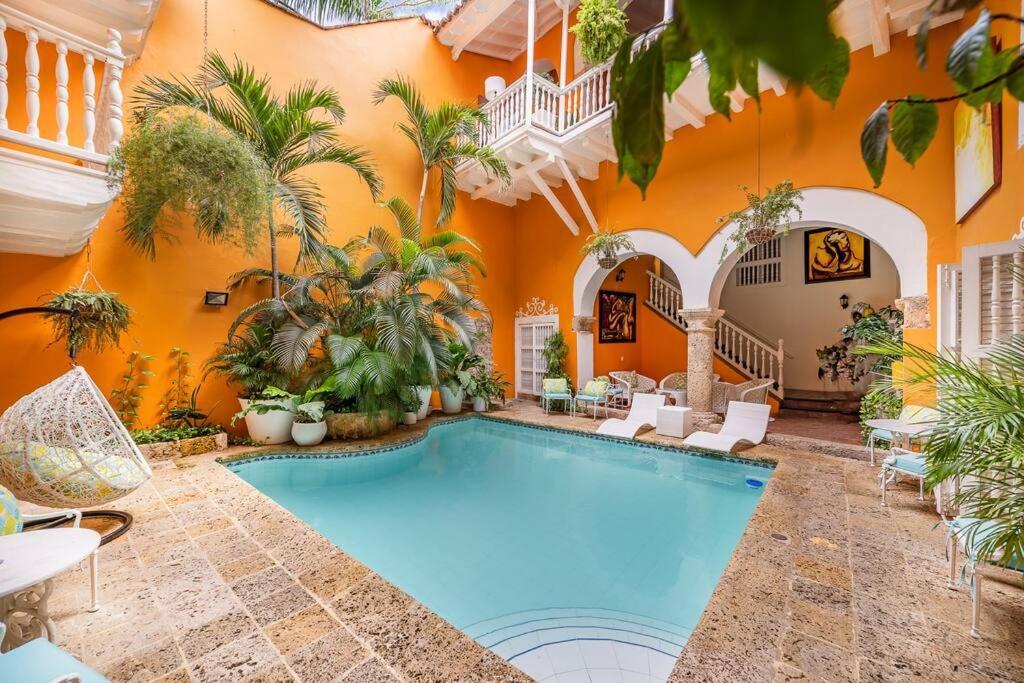 Amazing Colonial Mansion Old Villa *