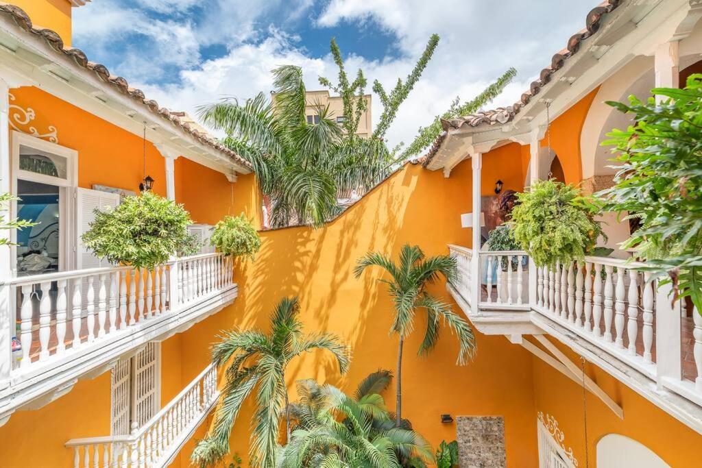 Amazing Colonial Mansion Old