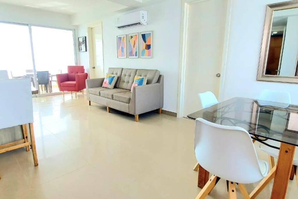 Apartment Hermoso Apartamento Vista Al Mar. Edf Palmetto 1 . *