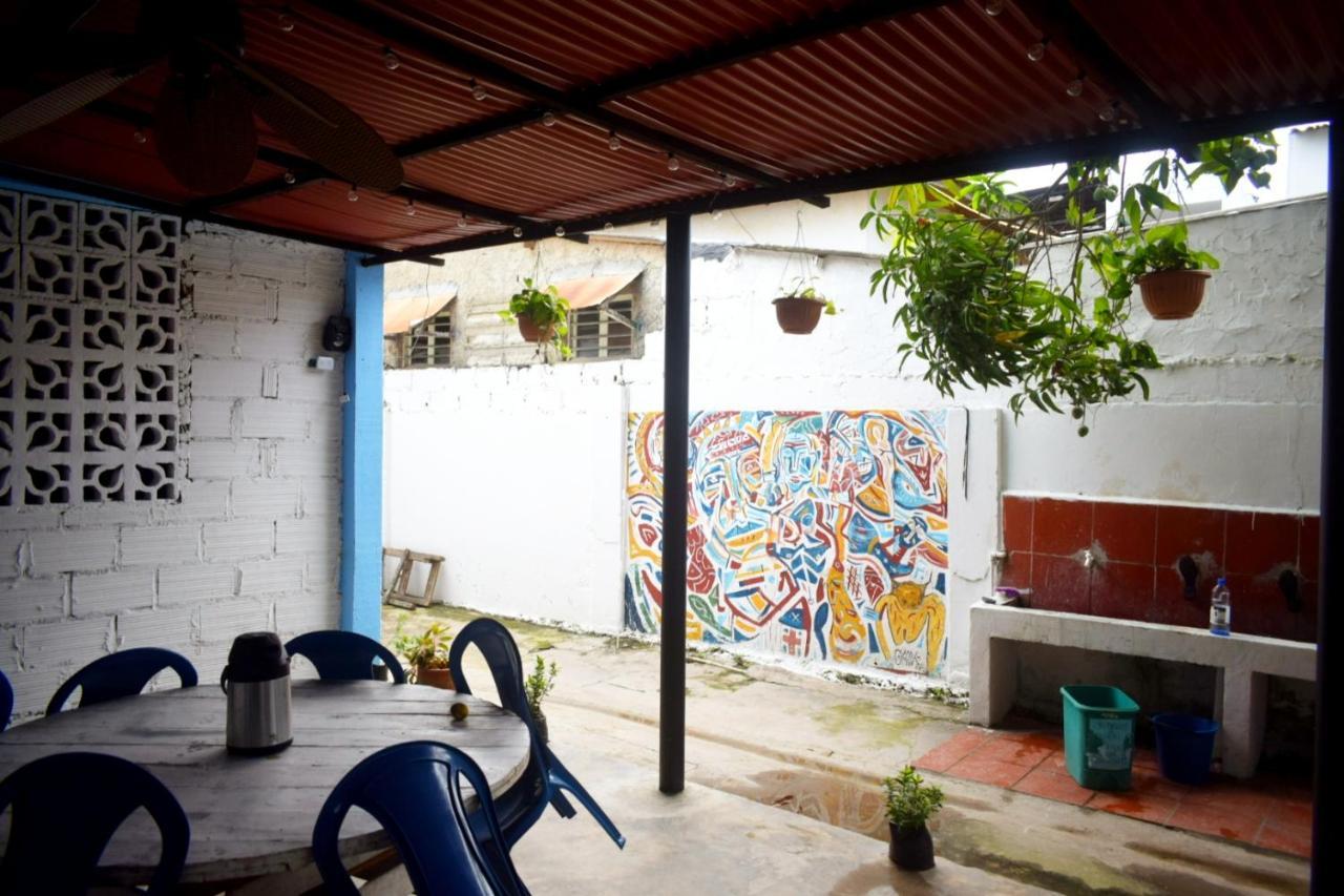 Hosting And Travel Services 420 Hostal Cartagena