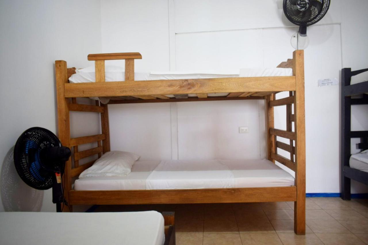Hosting And Travel Services 420 Hostal Cartagena