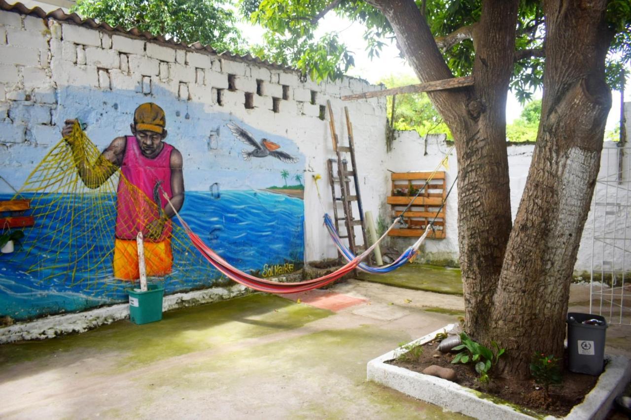 Hostal Hosting And Travel Services 420