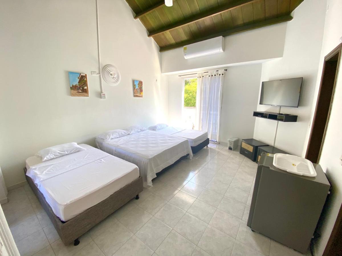 Porto's Guest house *