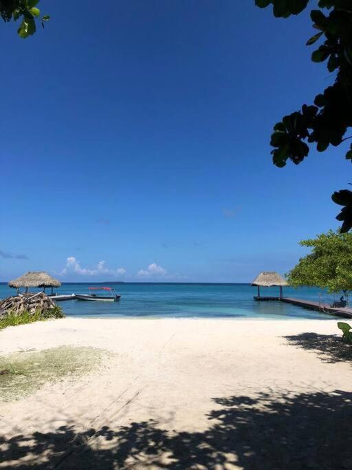 Casa Mantas, Islas Del Rosario *