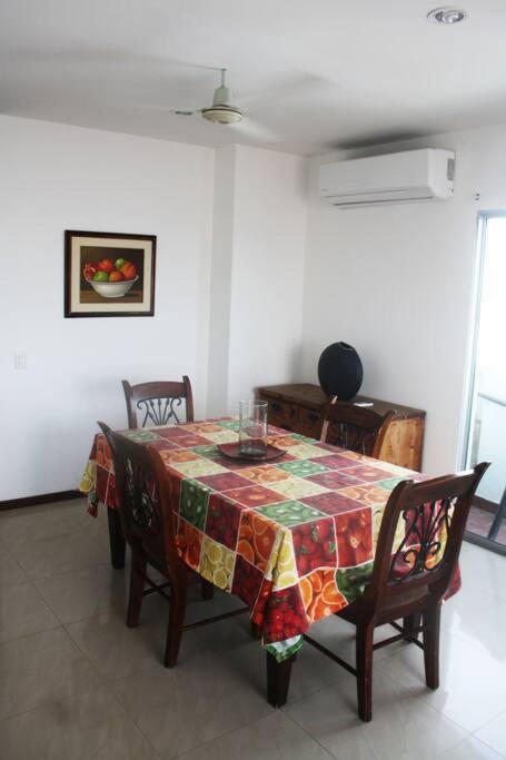 Apartment 1403.mirador Del Laguito Frente A La Bahia - 4 Hab
