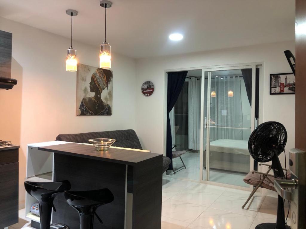 Apartamento En El Edificio Nuevo Conquistador Con Vista Al Mar *