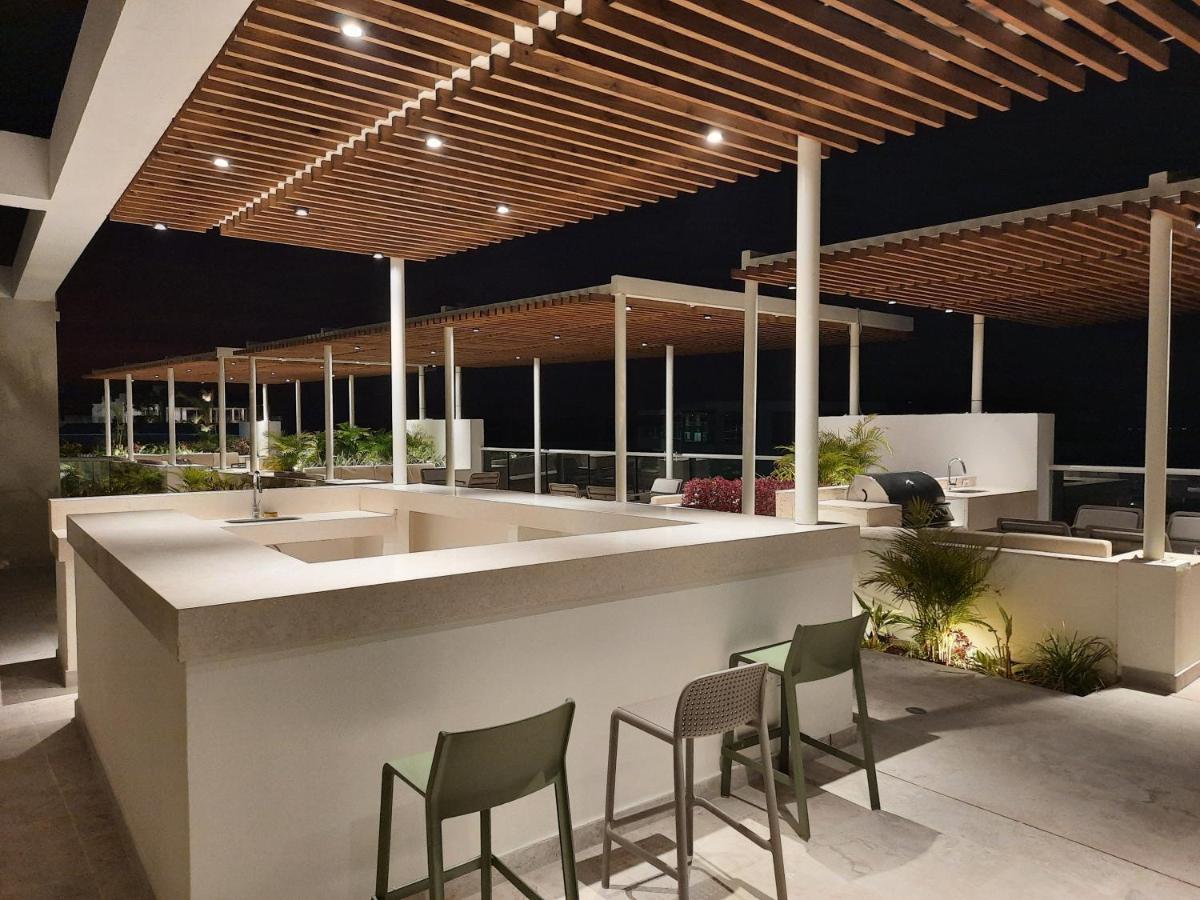 Dominique Cartagena, Beautiful 2 Bedroom Cartagena
