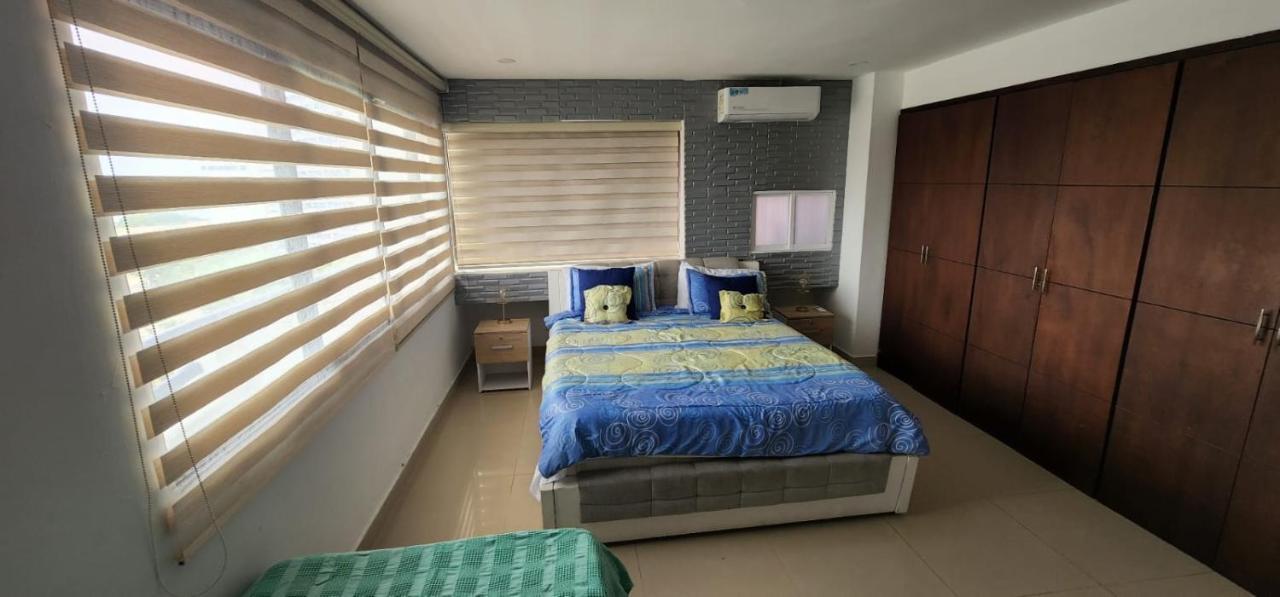 Duplex 803 Edificio Marina Del Rey, Laguito *