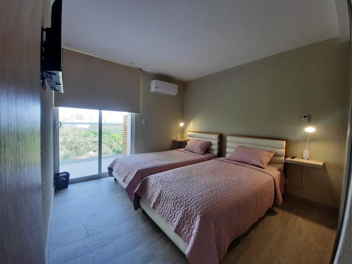 Dominique Cartagena, Beautiful 2 Bedroom