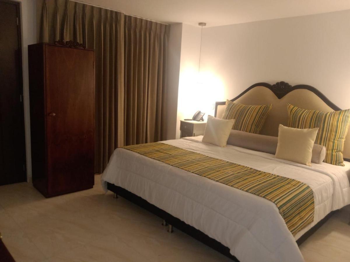 Hotel Dorado Plaza Calle del Arsenal