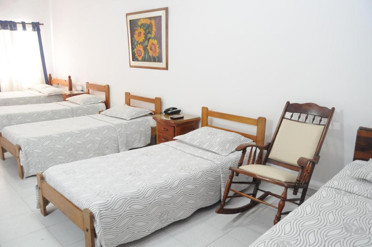 Hotel Veleros 2*