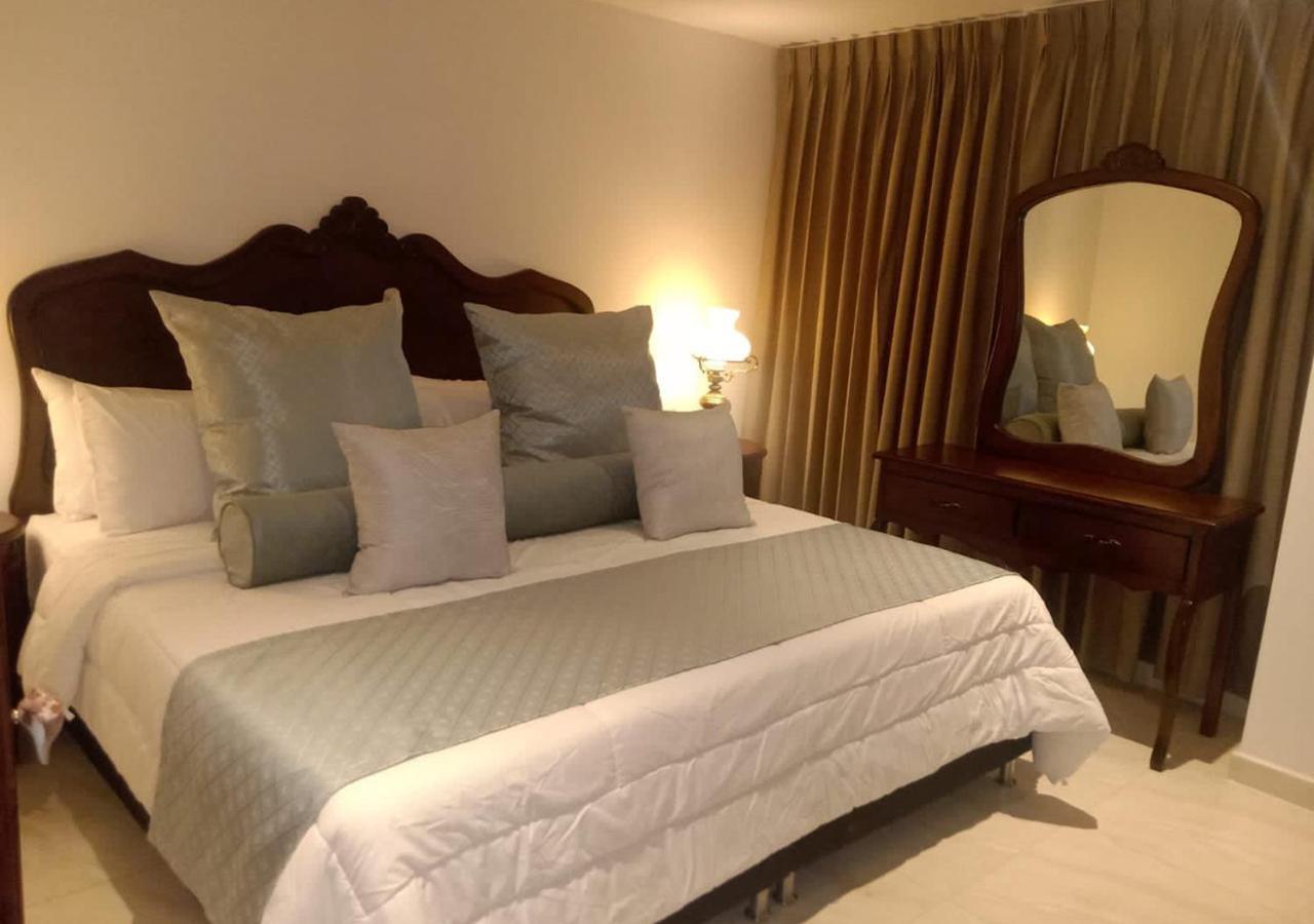 Hotel Dorado Plaza Calle del Arsenal 3*