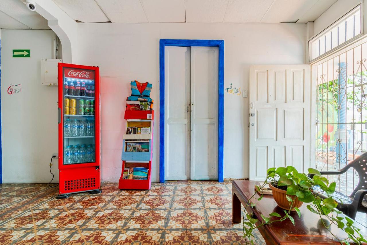 Hosting And Travel Services 420 * Cartagena