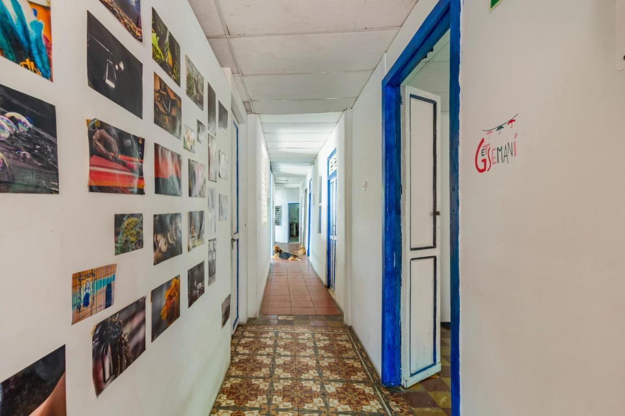 Hosting And Travel Services 420 Hostal *