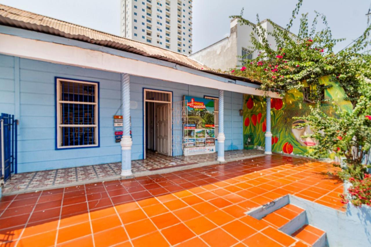 Hosting And Travel Services 420 Hostal Cartagena