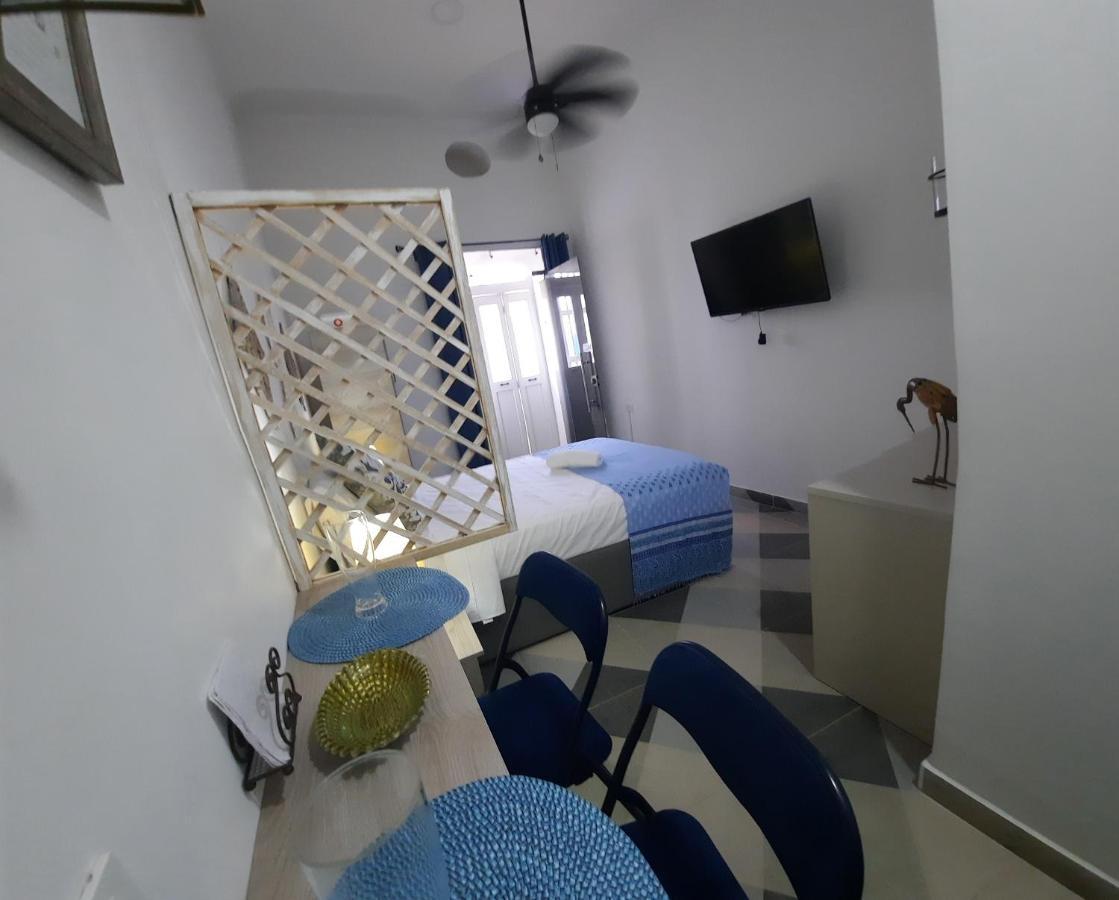 Habitación en casa particular Gs 996 *