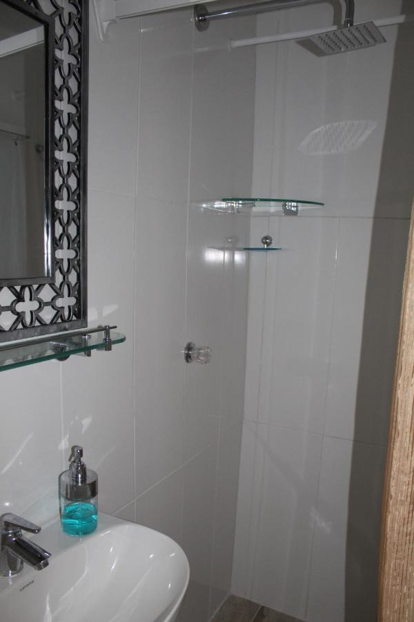 Habitación en casa particular Gs 996 *